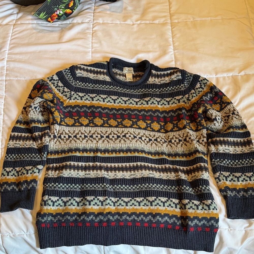 L.L. Bean Men's Navy and Red Patterned Crewneck Fair Isle Style Sweater